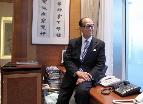 首富李嘉誠的辦公室不奢華，但＊＊經(jīng)典