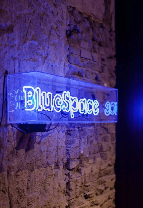 剝掉飾面，演繹時(shí)尚的清貧 | Blue Space 辦公室